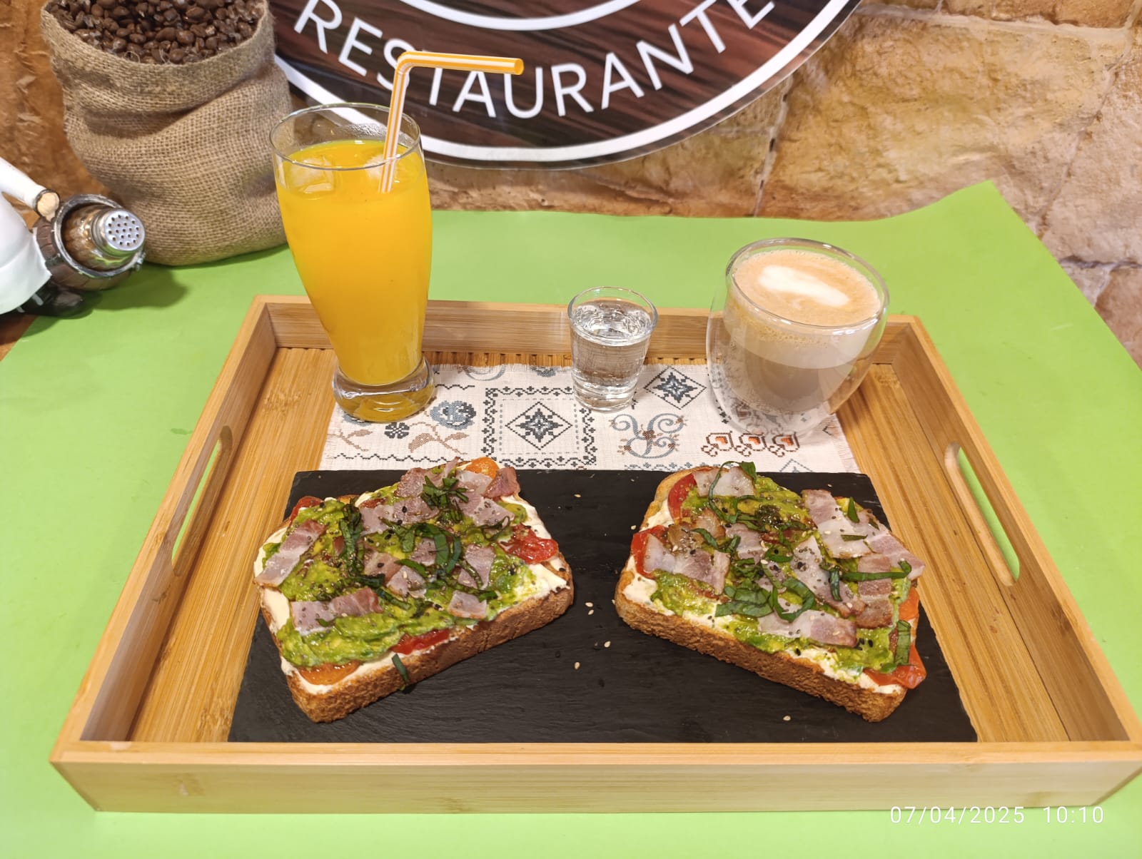 Desayuno con Sandwich